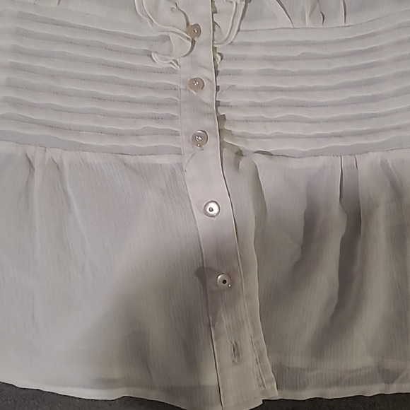 Signiture by Larry‎ Levine very pretty white blouse - Picture 3 of 4